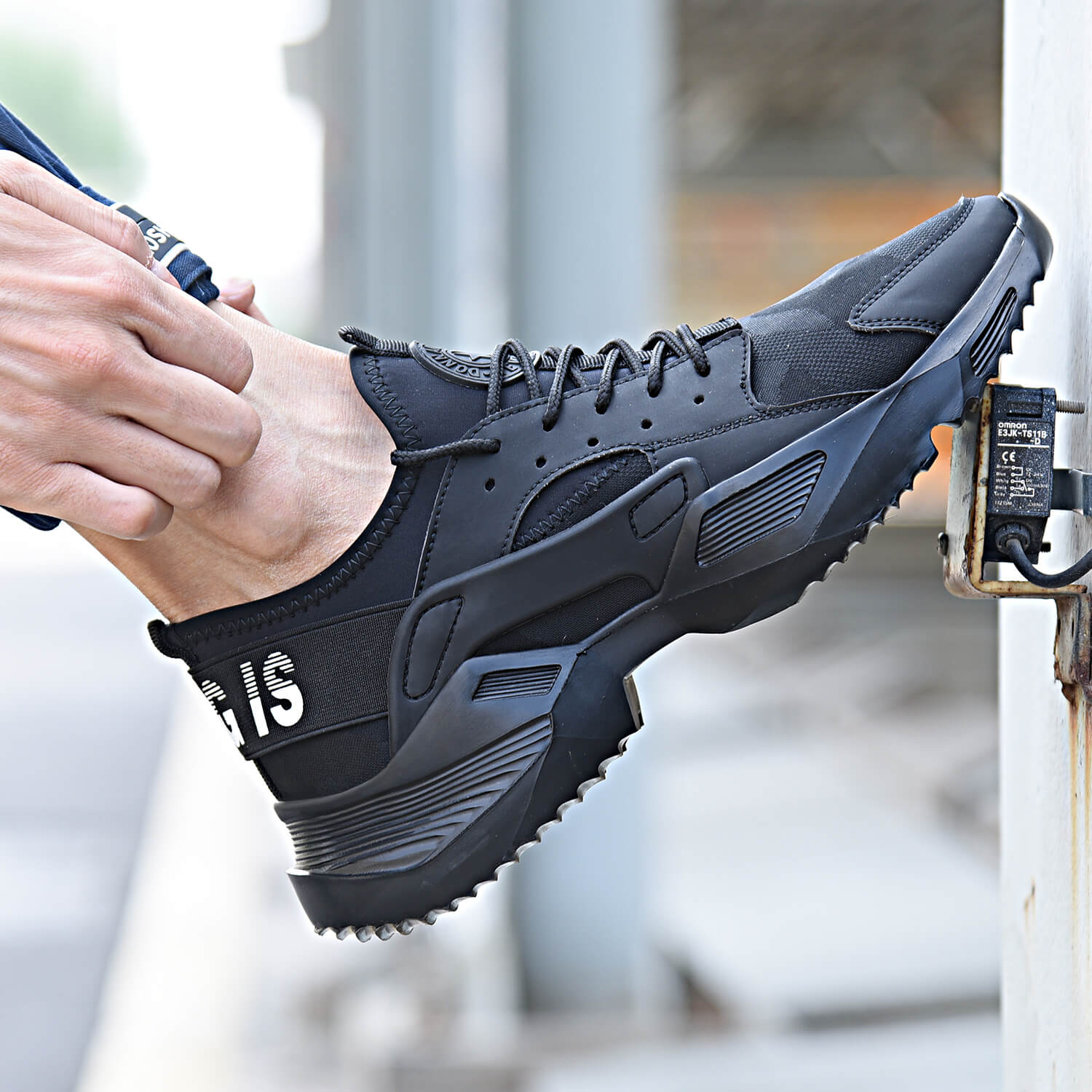 QD Steel Toe Lightweight Work Sneakers