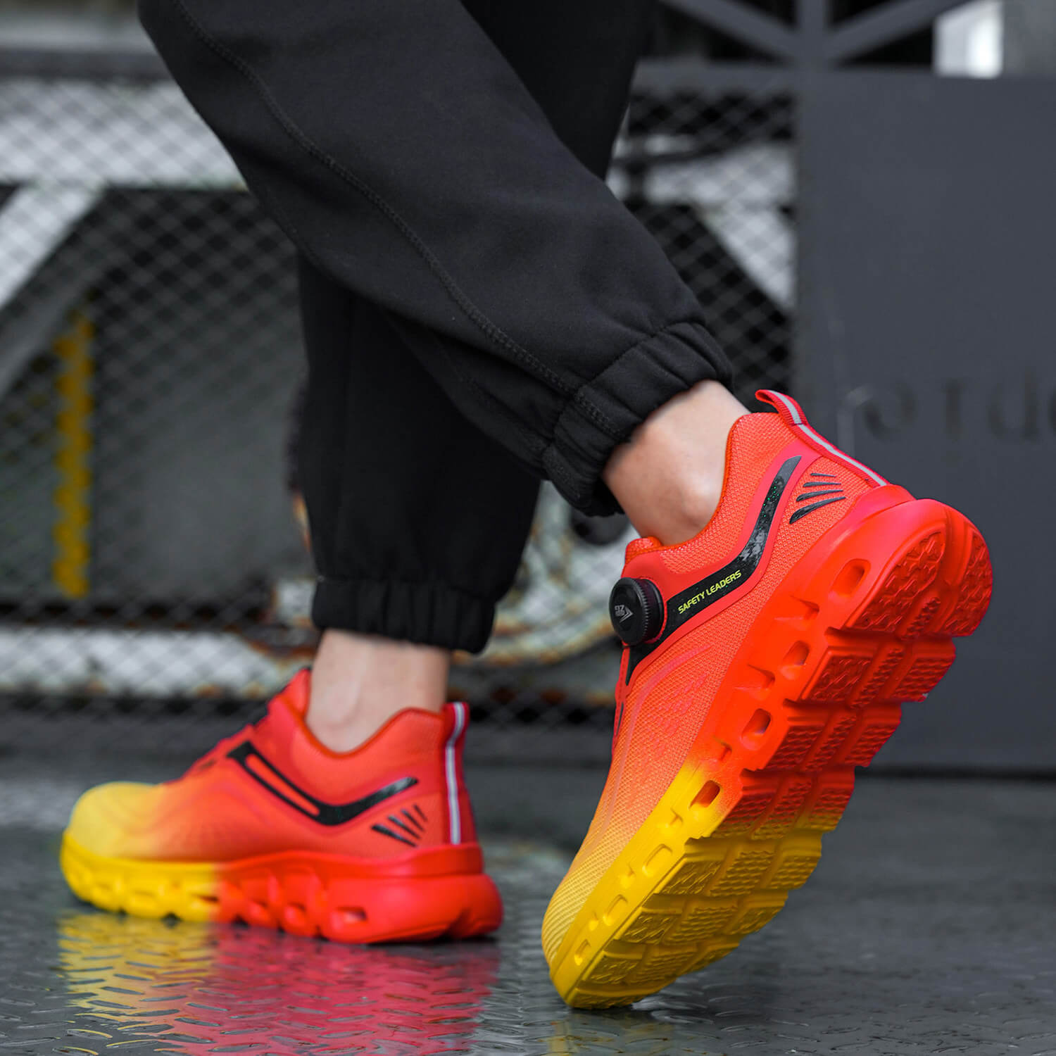 QD Knob Lacing Stylish Steel Toe Work Sneakers