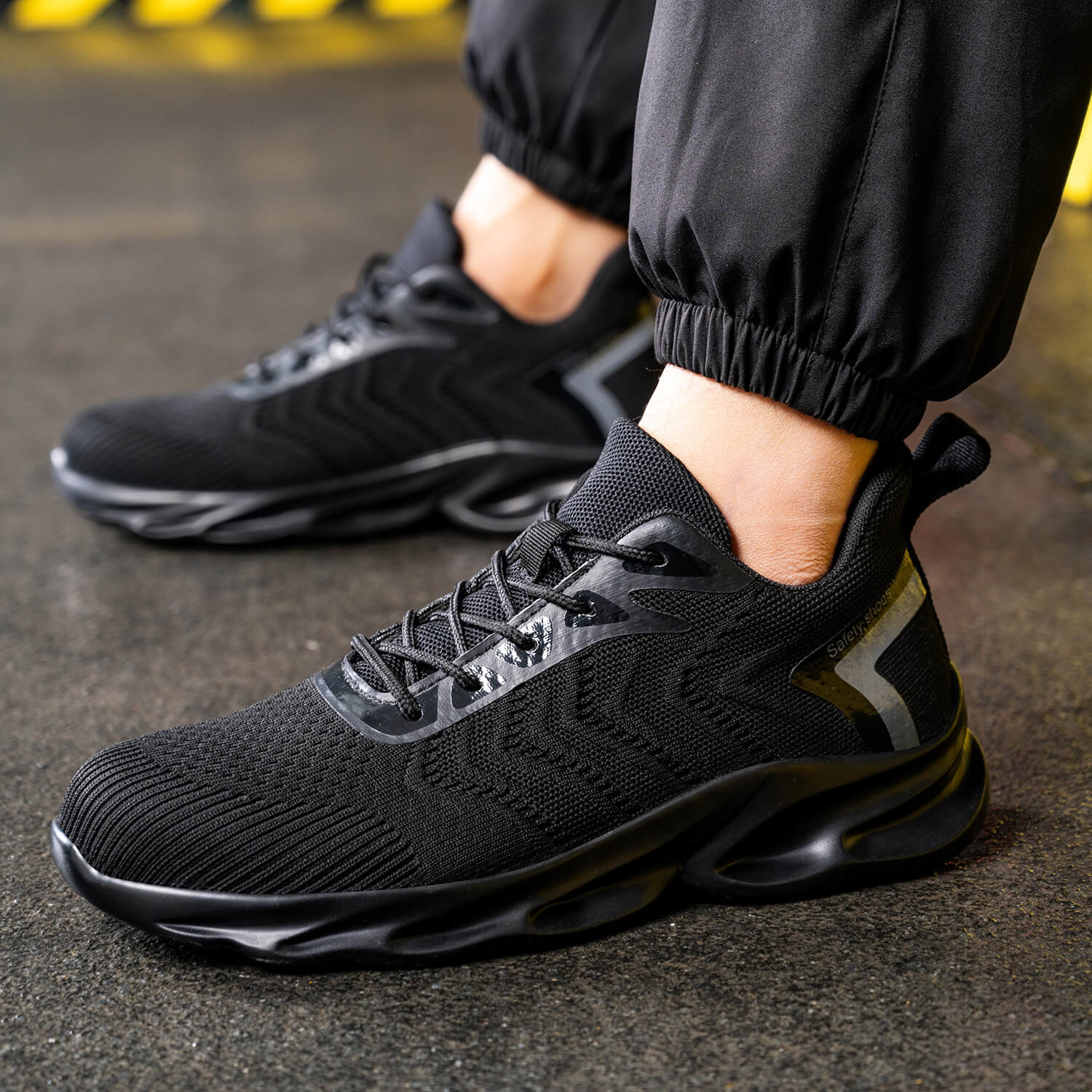 QD Composite Toe Lightweight Work Sneakers