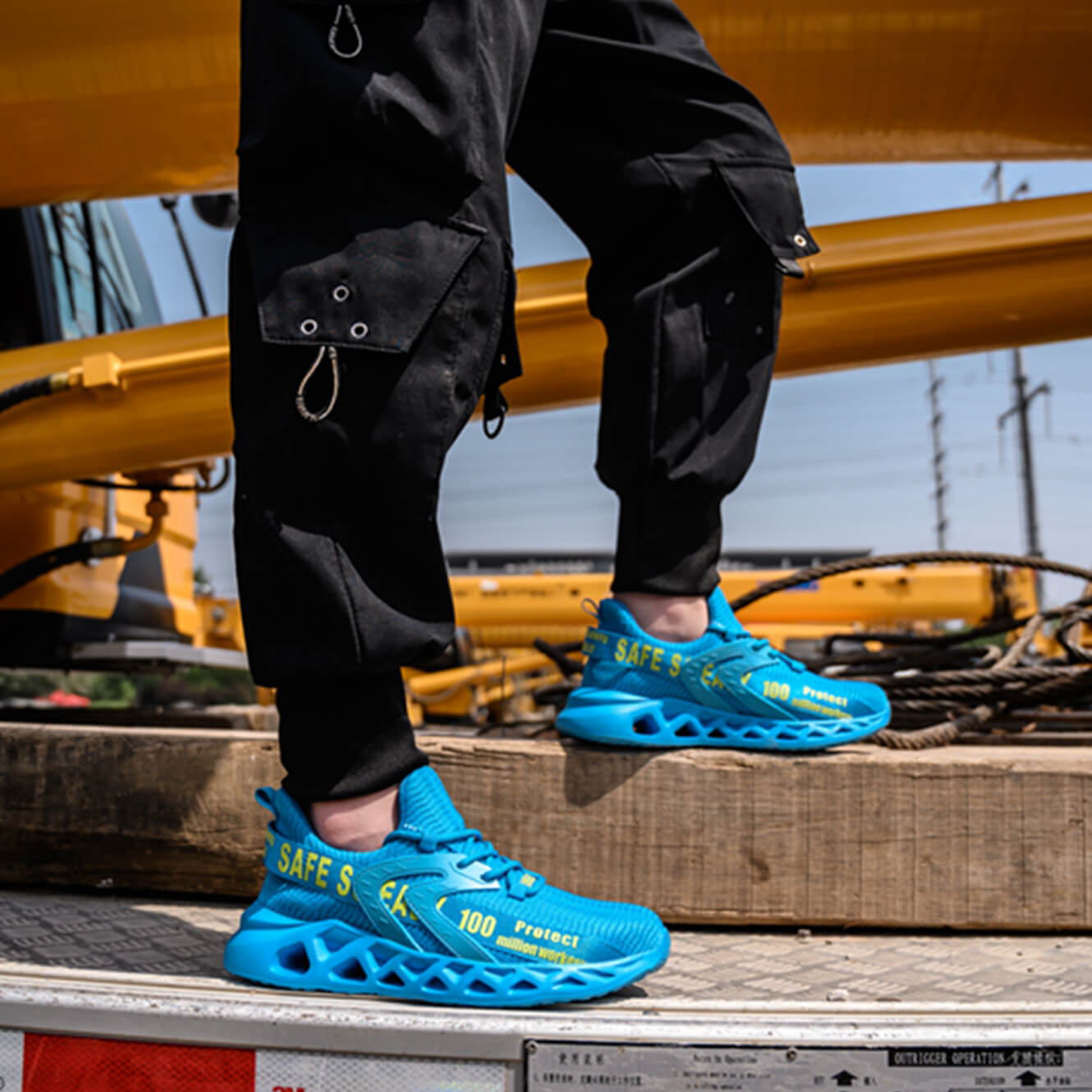 QD Steel Toe Stylish Work Sneakers